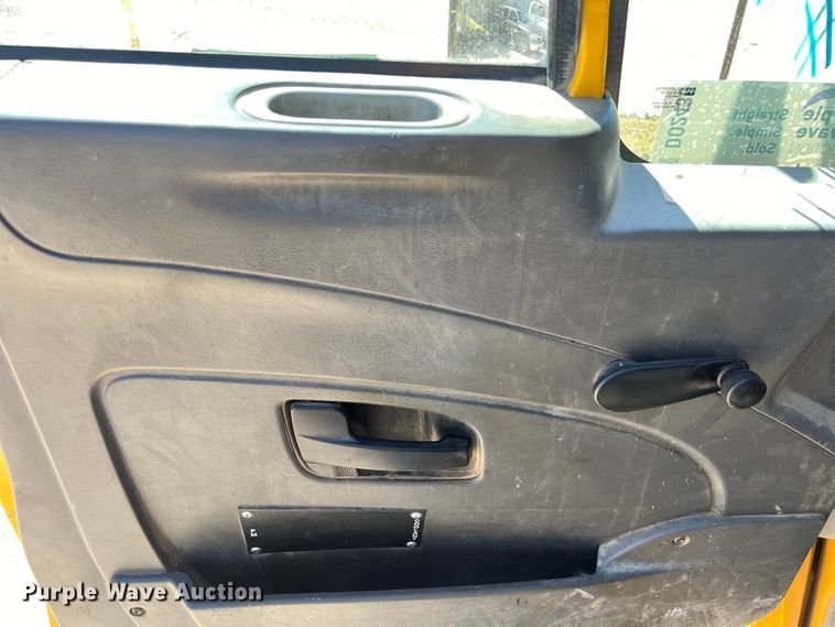 image for item DO2430 2009 International  DuraStar 4300 winch truck