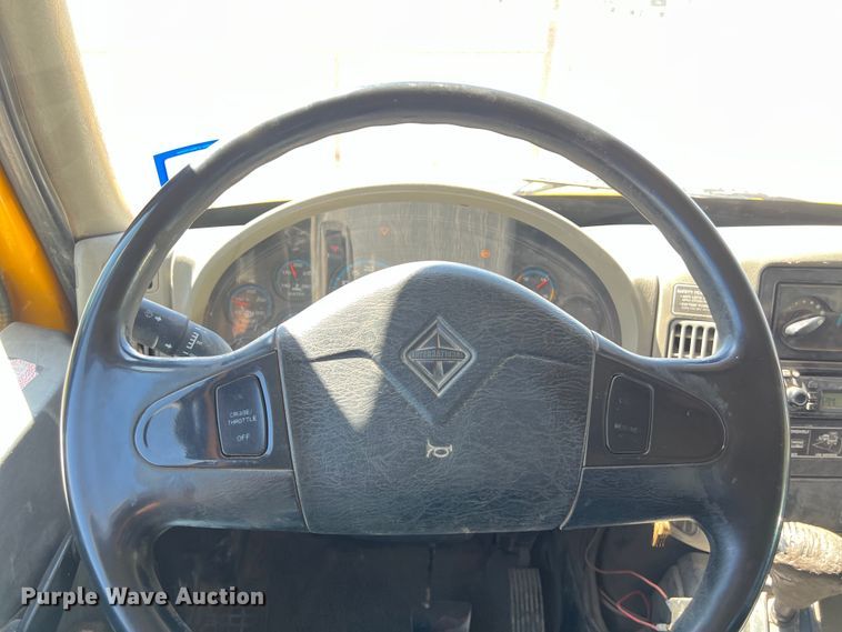 image for item DO2430 2009 International  DuraStar 4300 winch truck