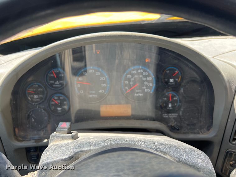 image for item DO2430 2009 International  DuraStar 4300 winch truck