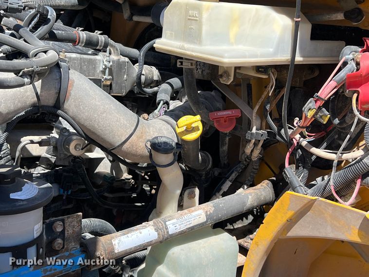 image for item DO2430 2009 International  DuraStar 4300 winch truck