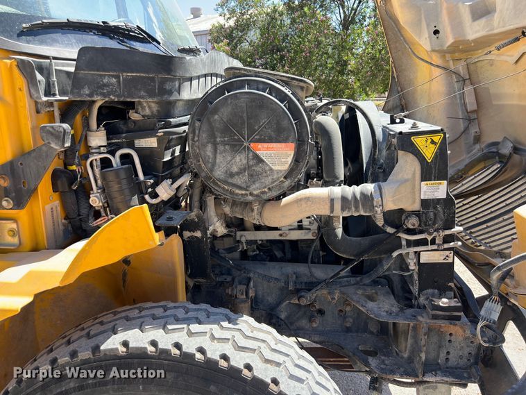 image for item DO2430 2009 International  DuraStar 4300 winch truck