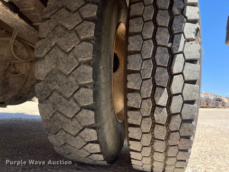 image for item DO2430 2009 International  DuraStar 4300 winch truck