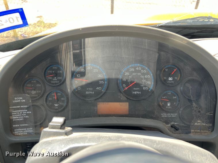 image for item DO2432 2009 International  DuraStar 4300 flatbed truck with crane