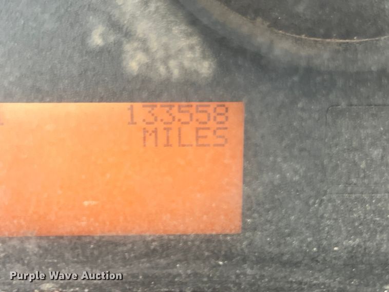 image for item DO2432 2009 International  DuraStar 4300 flatbed truck with crane