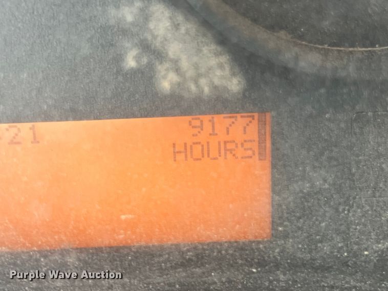 image for item DO2432 2009 International  DuraStar 4300 flatbed truck with crane