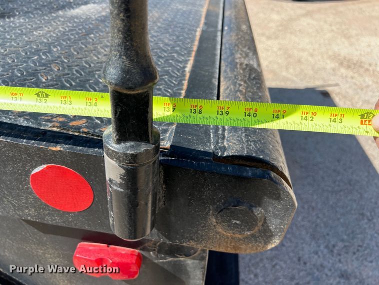 image for item DO2433 2018 International  DuraStar 4300 flatbed truck