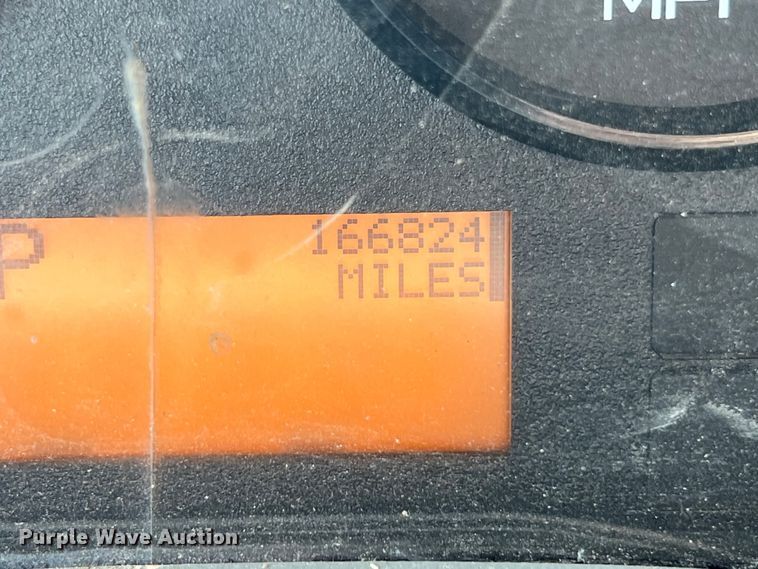 image for item DO2433 2018 International  DuraStar 4300 flatbed truck