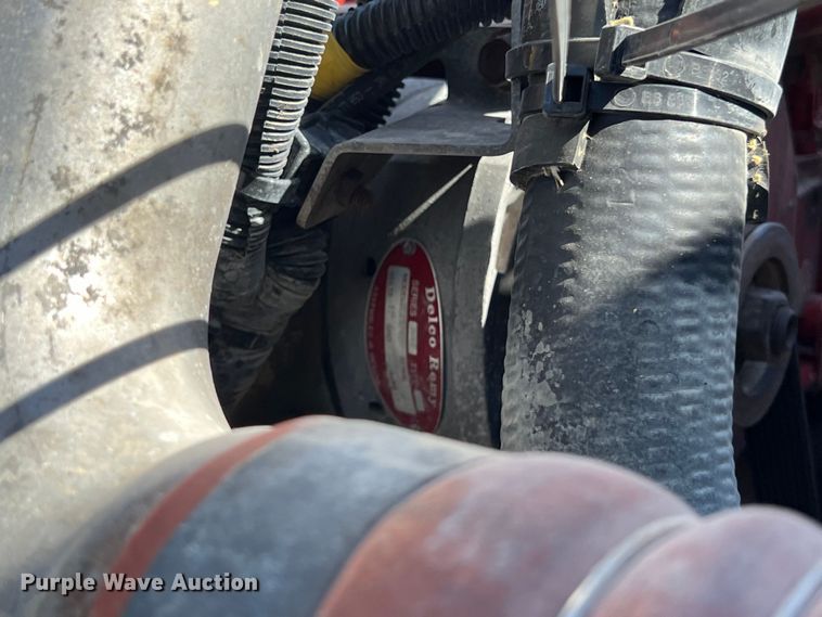 image for item DO2433 2018 International  DuraStar 4300 flatbed truck