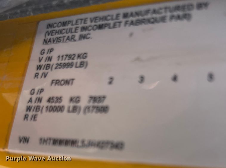 image for item DO2433 2018 International  DuraStar 4300 flatbed truck