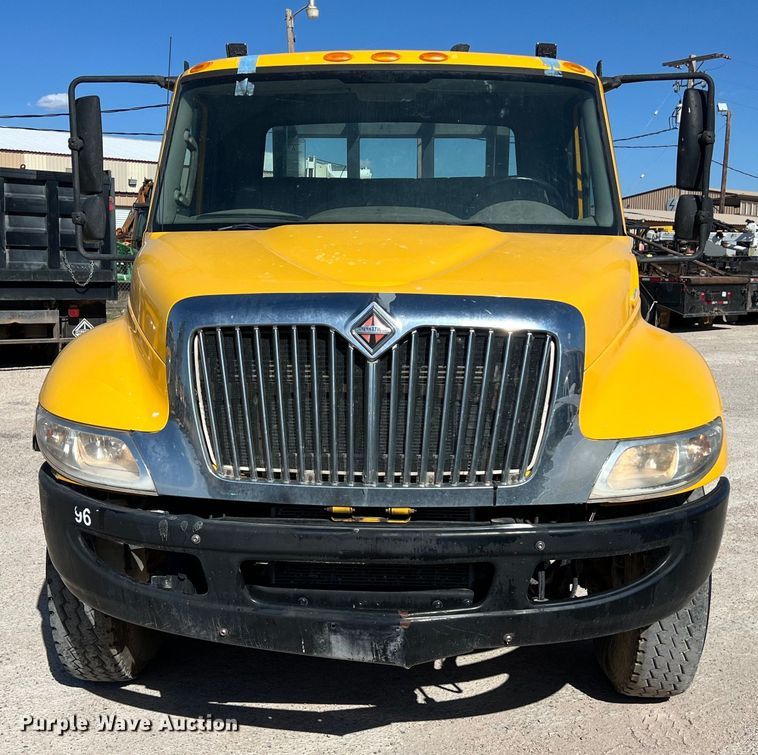 image for item DO2435 2013 International  DuraStar 4300 flatbed truck with crane