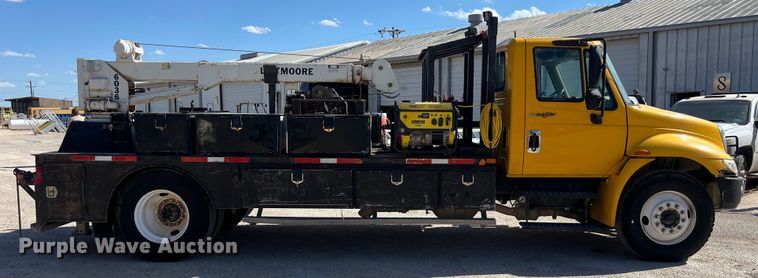 image for item DO2435 2013 International  DuraStar 4300 flatbed truck with crane