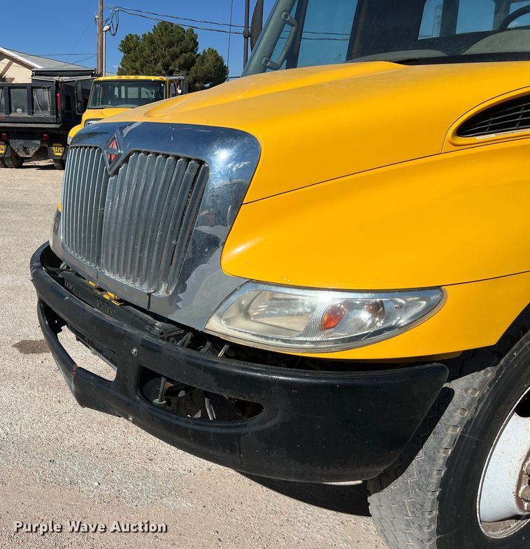 image for item DO2435 2013 International  DuraStar 4300 flatbed truck with crane