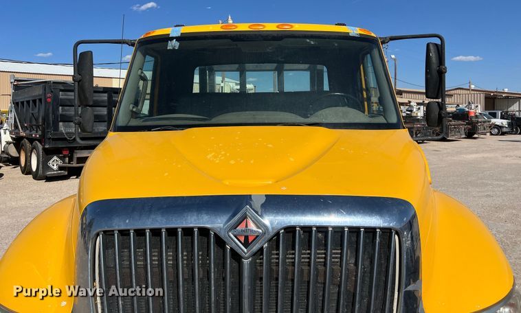 image for item DO2435 2013 International  DuraStar 4300 flatbed truck with crane