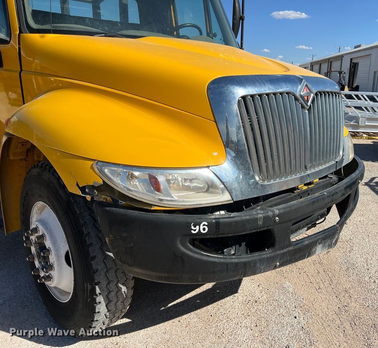 image for item DO2435 2013 International  DuraStar 4300 flatbed truck with crane