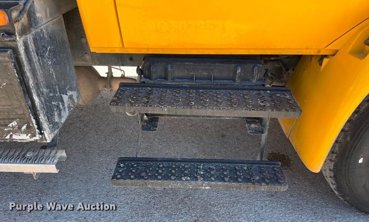 image for item DO2435 2013 International  DuraStar 4300 flatbed truck with crane