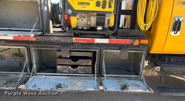 image for item DO2435 2013 International  DuraStar 4300 flatbed truck with crane