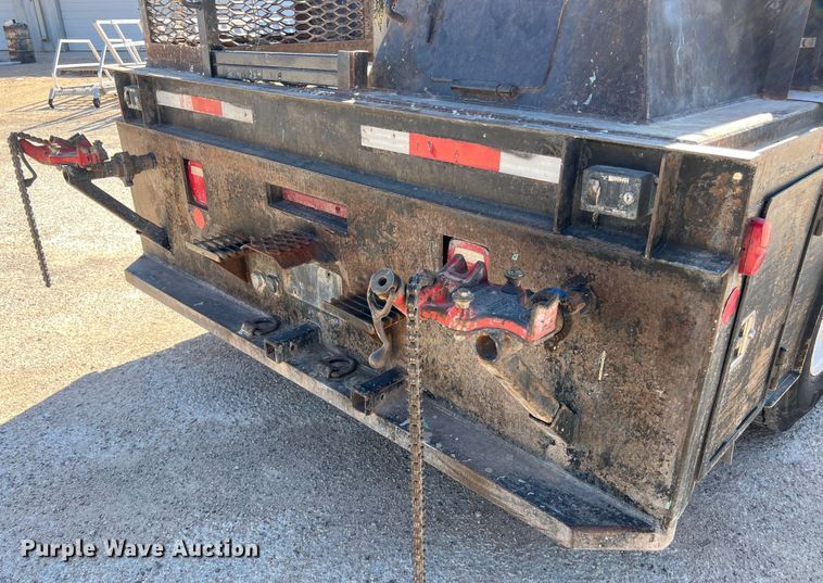 image for item DO2435 2013 International  DuraStar 4300 flatbed truck with crane