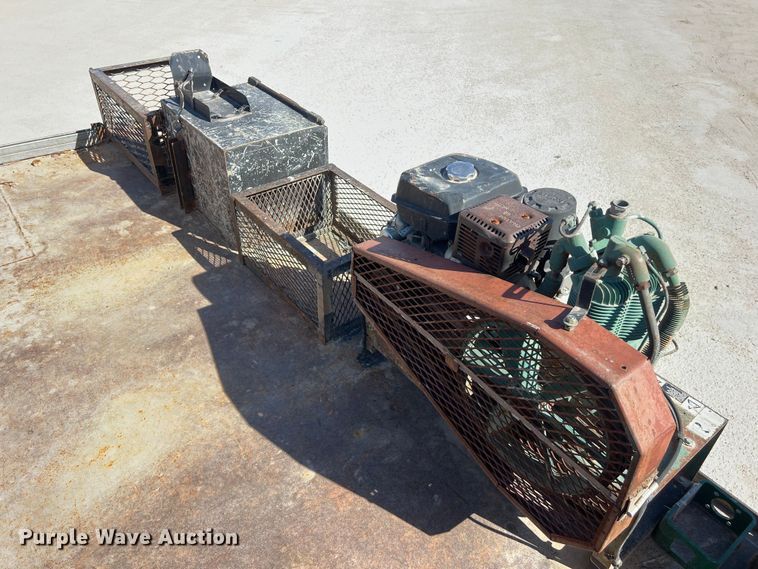 image for item DO2435 2013 International  DuraStar 4300 flatbed truck with crane