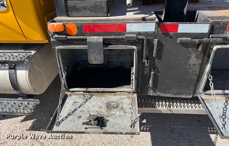 image for item DO2435 2013 International  DuraStar 4300 flatbed truck with crane