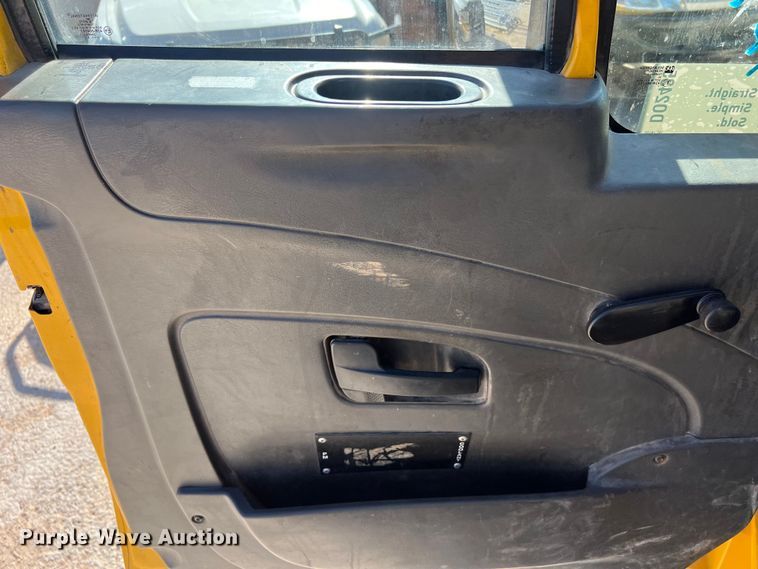 image for item DO2435 2013 International  DuraStar 4300 flatbed truck with crane