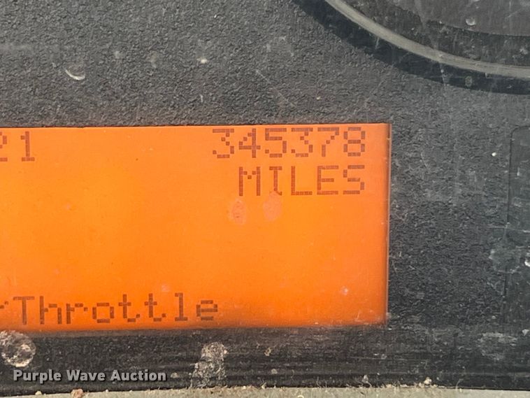 image for item DO2435 2013 International  DuraStar 4300 flatbed truck with crane