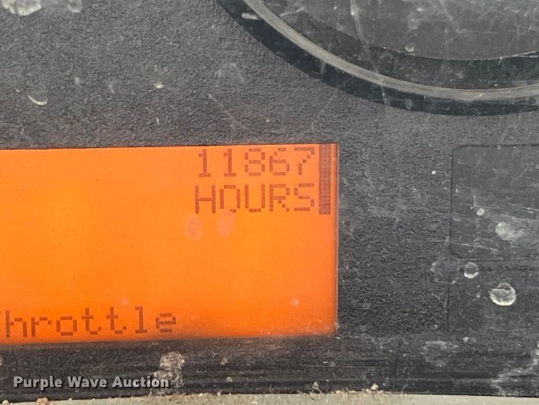 image for item DO2435 2013 International  DuraStar 4300 flatbed truck with crane