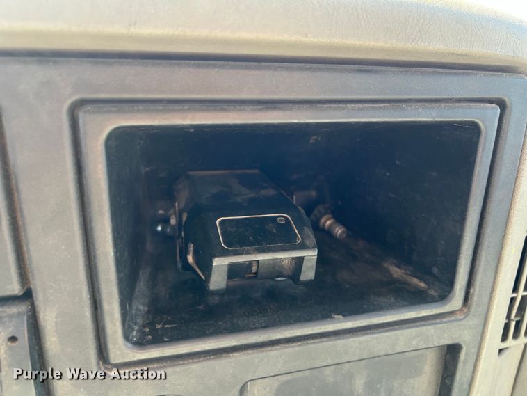 image for item DO2435 2013 International  DuraStar 4300 flatbed truck with crane