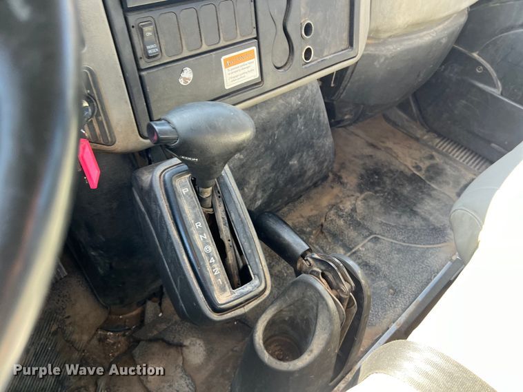 image for item DO2435 2013 International  DuraStar 4300 flatbed truck with crane