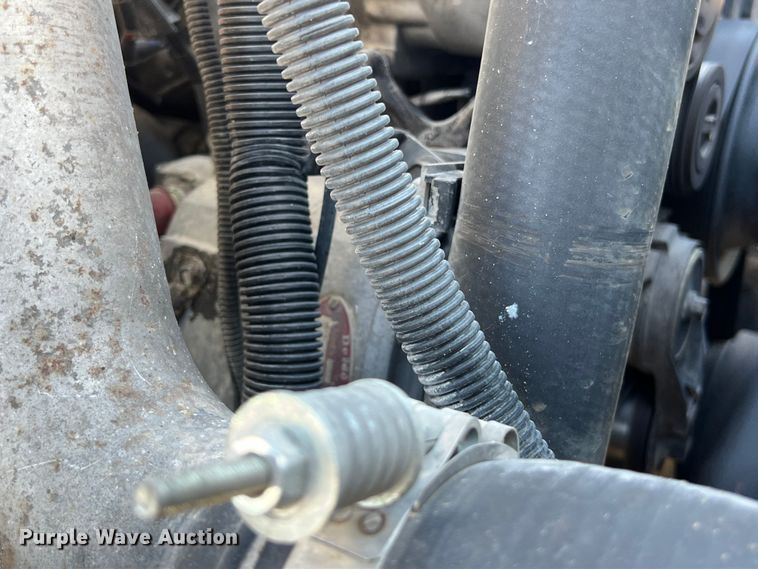 image for item DO2435 2013 International  DuraStar 4300 flatbed truck with crane