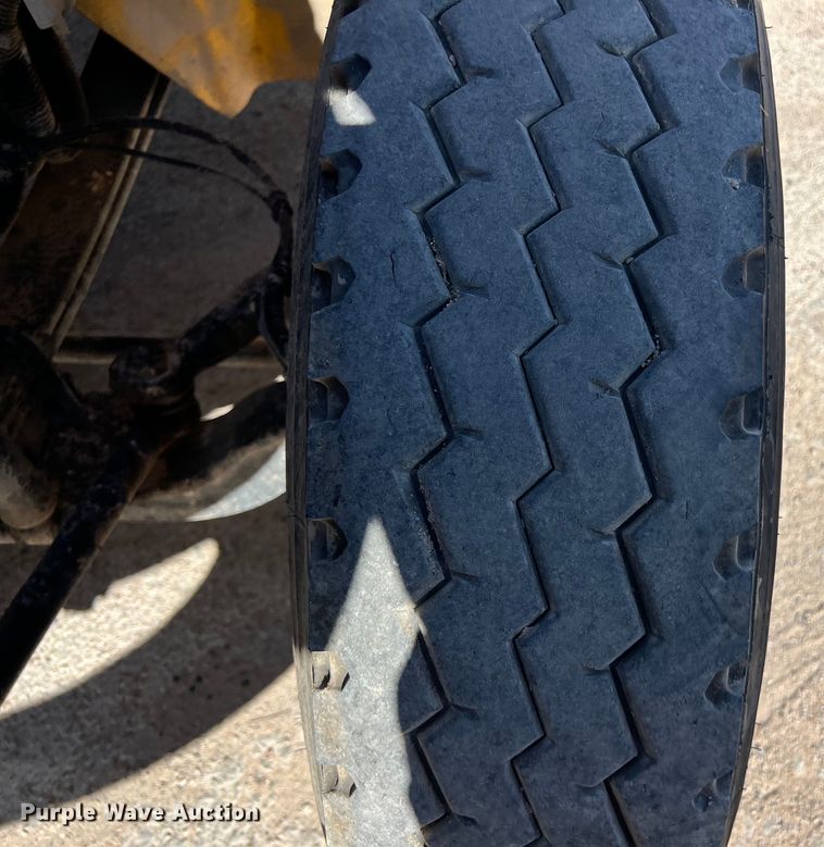 image for item DO2435 2013 International  DuraStar 4300 flatbed truck with crane