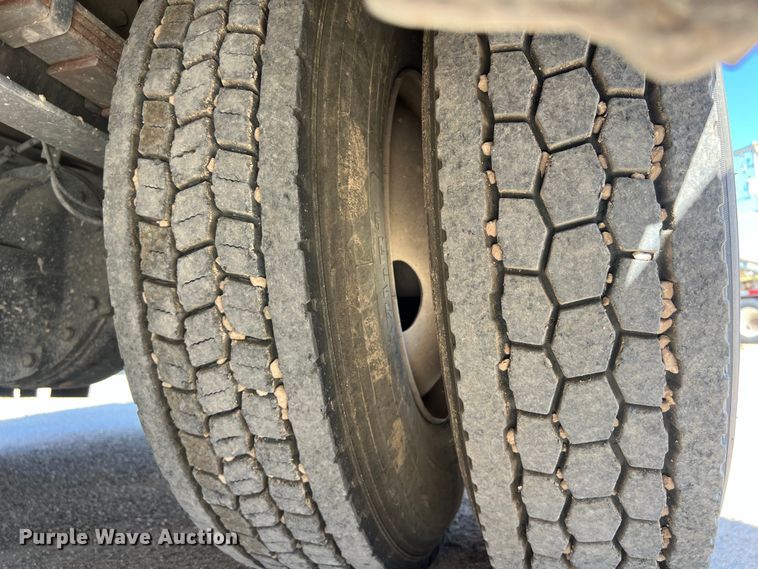 image for item DO2435 2013 International  DuraStar 4300 flatbed truck with crane