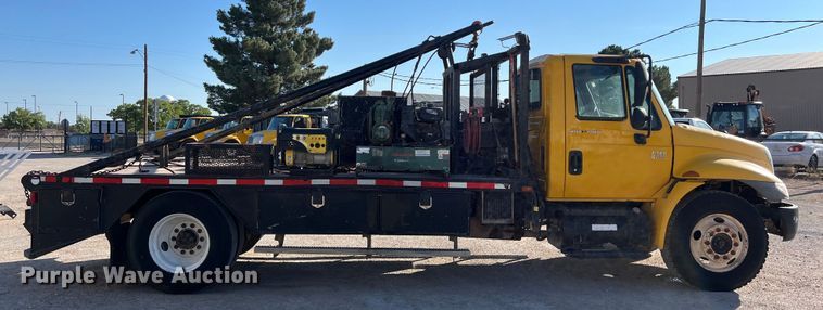 image for item DO2436 2007 International  4300 winch truck