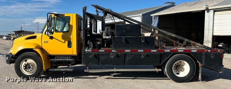 image for item DO2436 2007 International  4300 winch truck