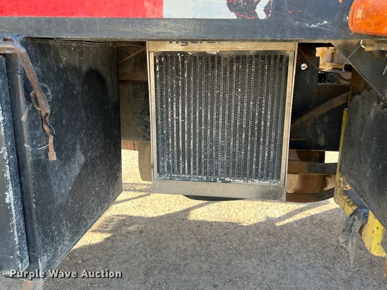 image for item DO2436 2007 International  4300 winch truck