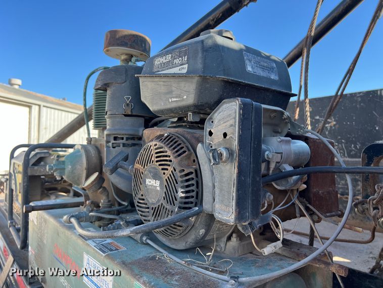 image for item DO2436 2007 International  4300 winch truck