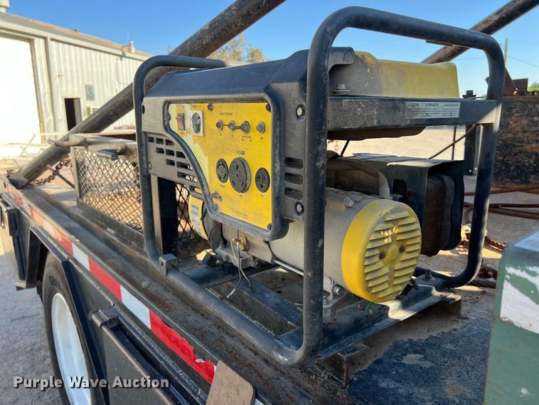 image for item DO2436 2007 International  4300 winch truck
