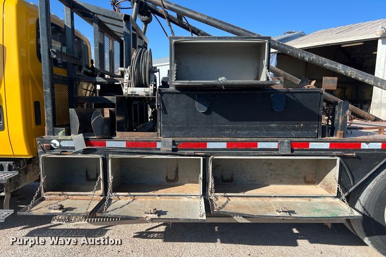 image for item DO2436 2007 International  4300 winch truck