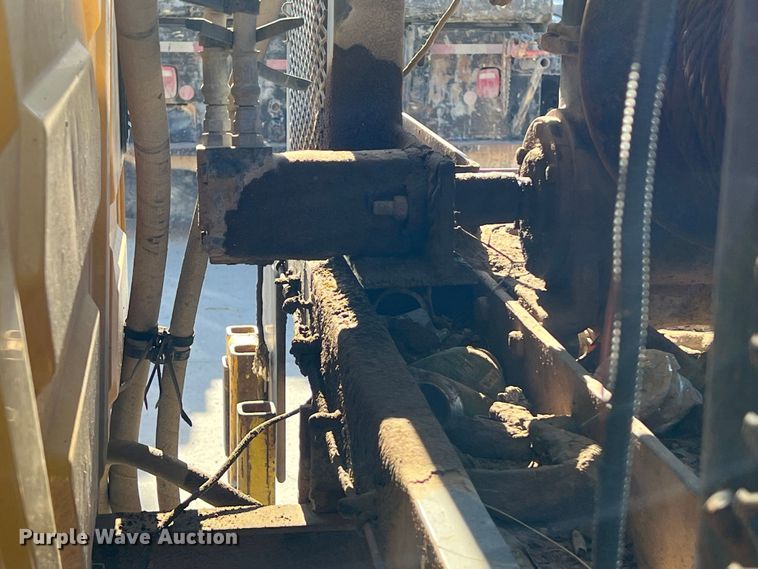 image for item DO2436 2007 International  4300 winch truck