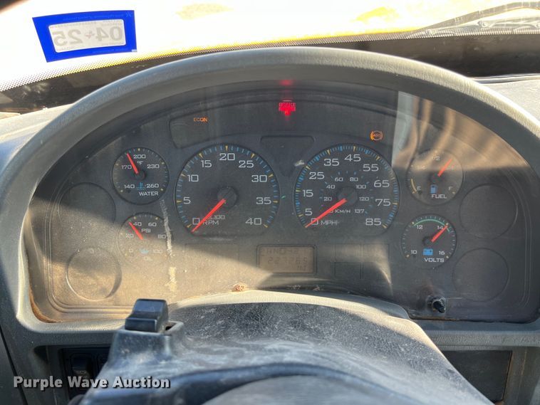 image for item DO2436 2007 International  4300 winch truck