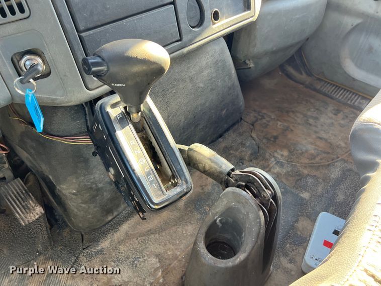 image for item DO2436 2007 International  4300 winch truck