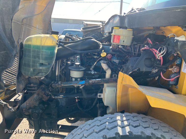 image for item DO2436 2007 International  4300 winch truck