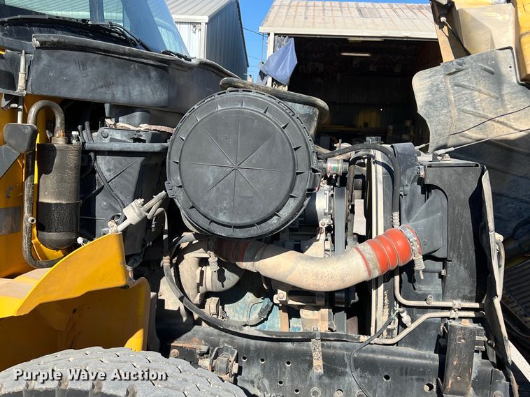 image for item DO2436 2007 International  4300 winch truck