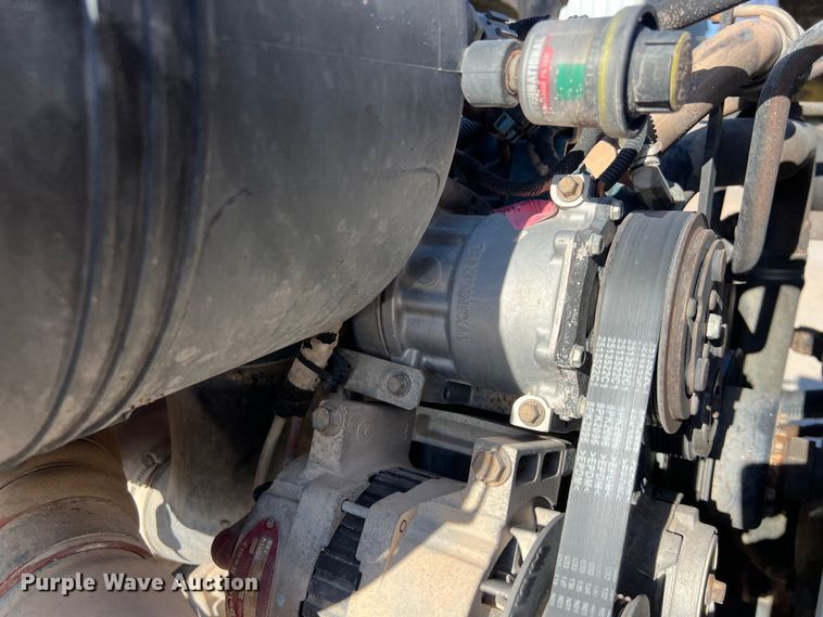 image for item DO2436 2007 International  4300 winch truck