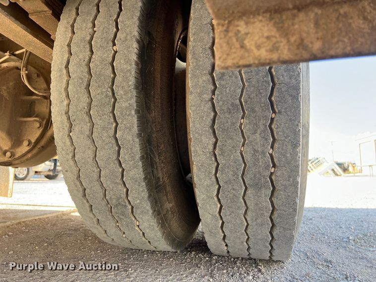 image for item DO2436 2007 International  4300 winch truck