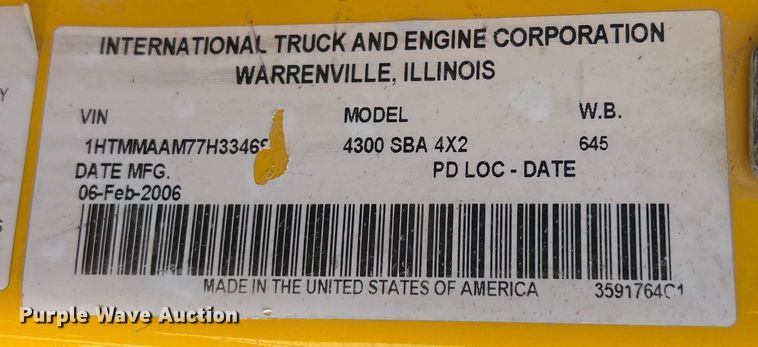 image for item DO2436 2007 International  4300 winch truck