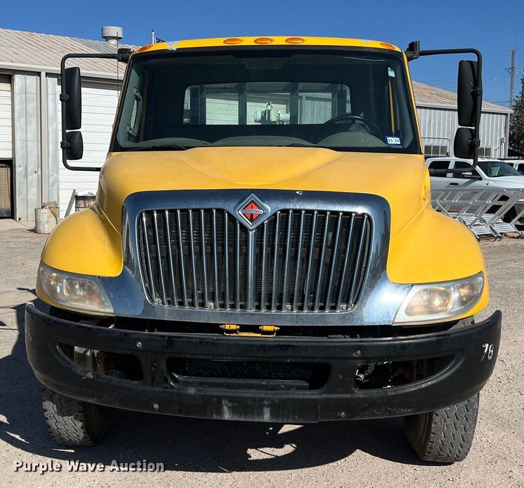 image for item DO2437 2013 International  DuraStar 4300 utility / service truck