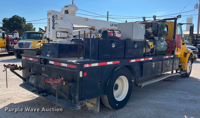 image for item DO2437 2013 International  DuraStar 4300 utility / service truck