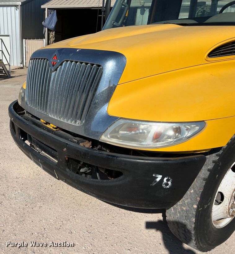 image for item DO2437 2013 International  DuraStar 4300 utility / service truck