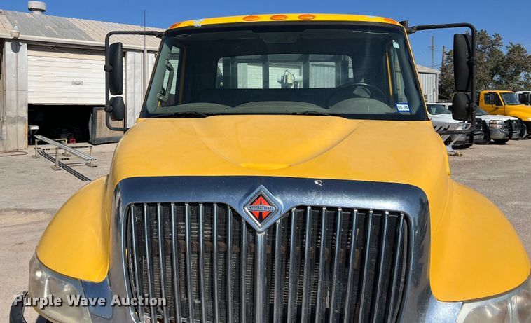 image for item DO2437 2013 International  DuraStar 4300 utility / service truck