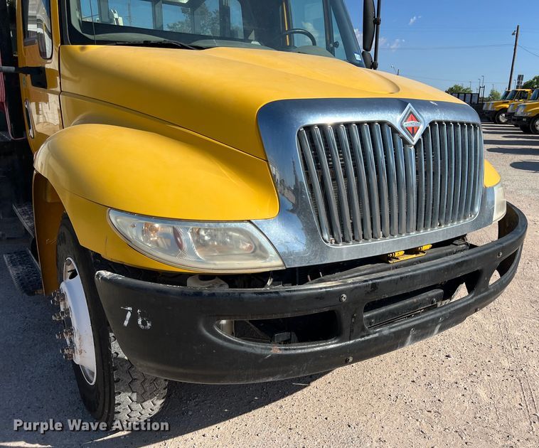 image for item DO2437 2013 International  DuraStar 4300 utility / service truck